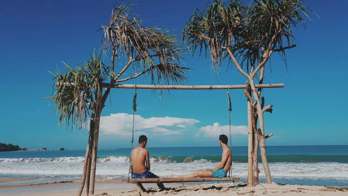 Pantai Santolo Garut: Destinasi Liburan yang Ideal untuk Mendekatkan Diri dengan Alam