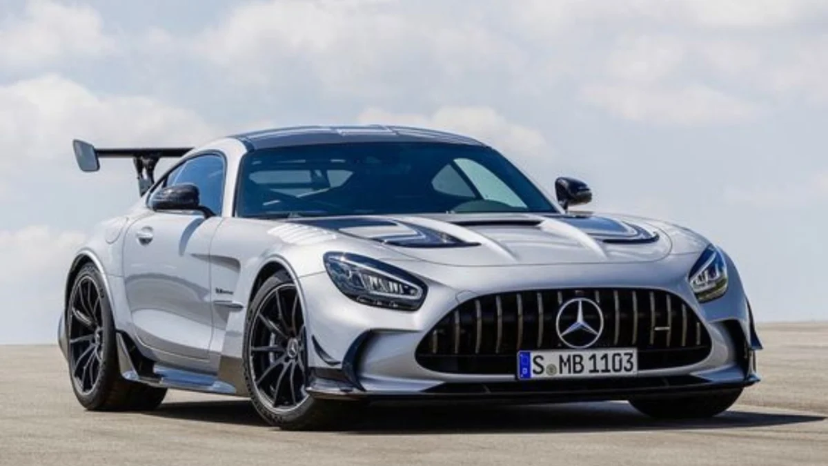 Teknologi Terbaru di Balik Kemewahan Mercedes-AMG GT